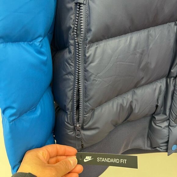 Nike puffer jacket - Picture 2 of 5